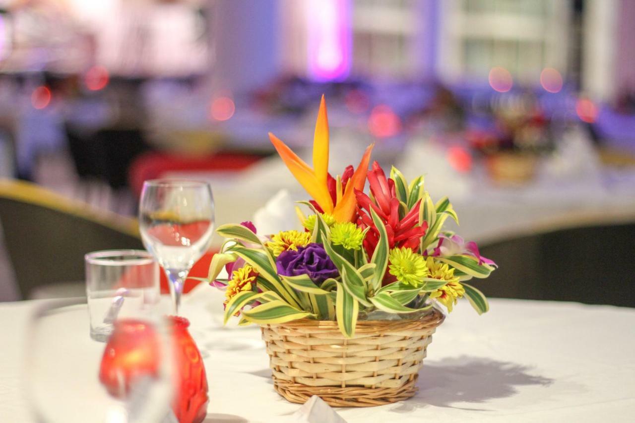 Tahiti Ia Ora Beach Resort - Managed By Sofitel Пунауиа Екстериор снимка